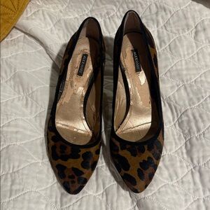 Alex Marie Brown hair on hide Leopard Print pumps